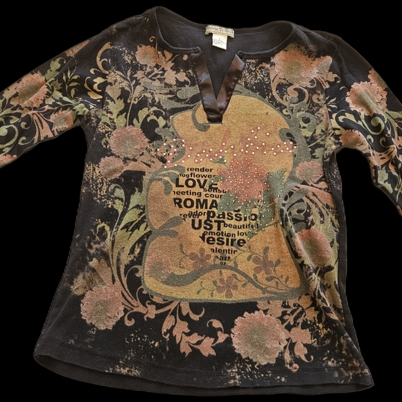 Vintage Suzie Tops - Floral Graphic  Top